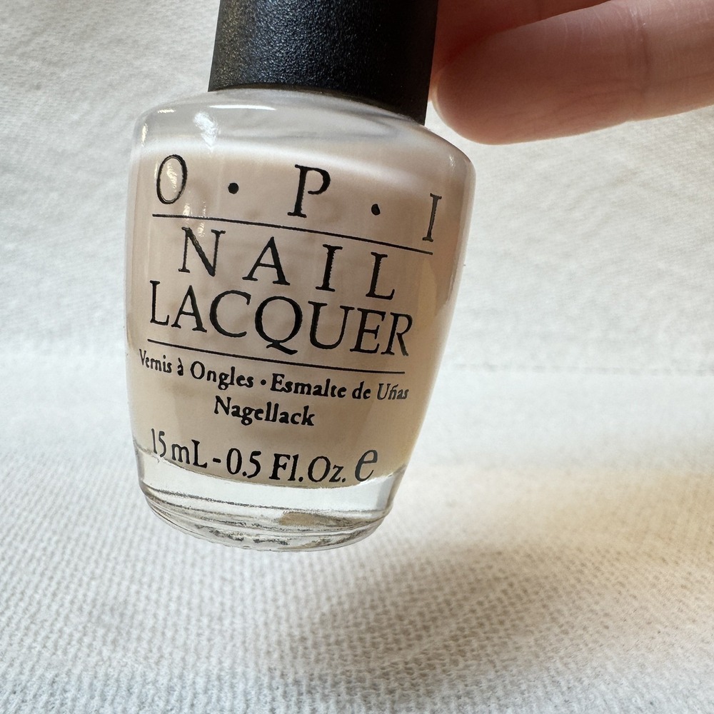 Opi R37 Cuddle by the fire new without box nail polish